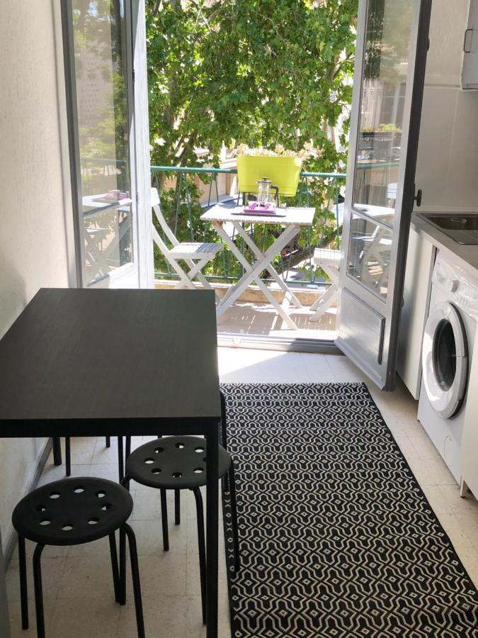 Appartement De Charme Avignon Centre Historique Terrasse Et Balcon Place Pie Εξωτερικό φωτογραφία